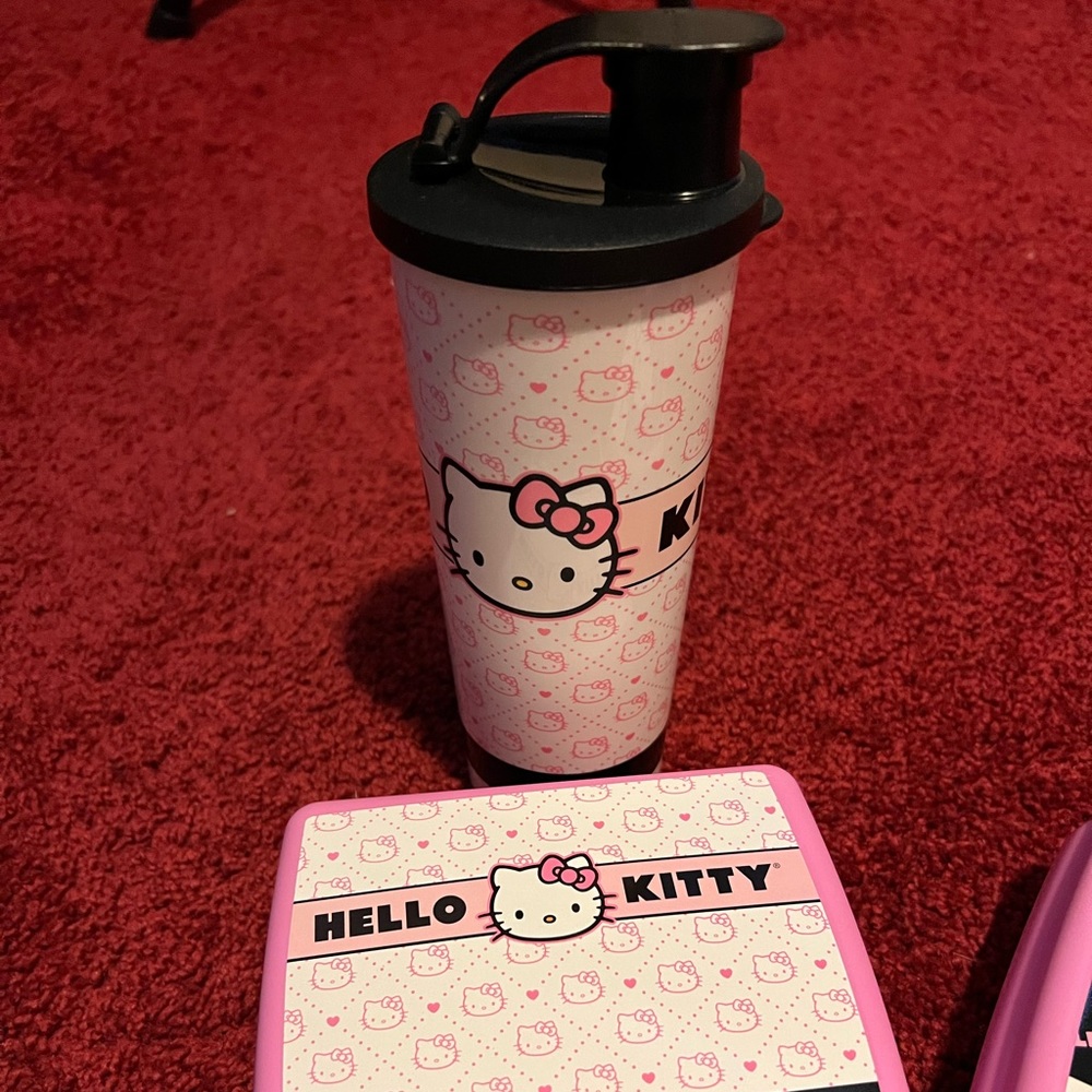 Tupperware Brand New never used Hello Kitty Sandwich Keeper and Tumbler